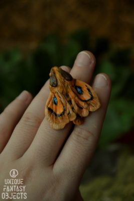 Piękna broszka z ćmą Lotnica Zyska (Unique Fantasy Objects)