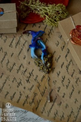 Broszka z niebieskimi grzybami (Unique Fantasy Objects)