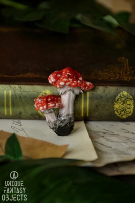 Broszka z muchomorami (Unique Fantasy Objects)