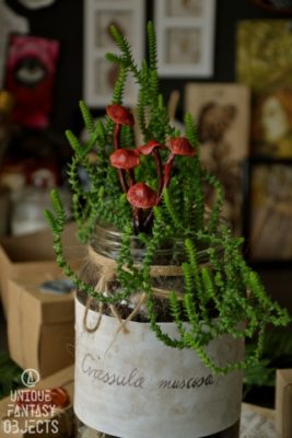 Ozdoba z rzeźbami czerwonych grzybów do doniczek (Unique Fantasy Objects)