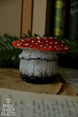 Pudełeczko w kształcie muchomora (Unique Fantasy Objects)