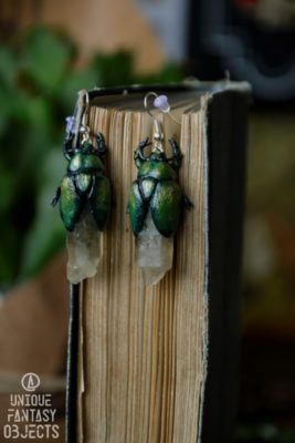 Kolczyki z zielonymi żukami (Unique Fantasy Objects)