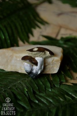 Broszka z rzeźbą kozaka (Unique Fantasy Objects)
