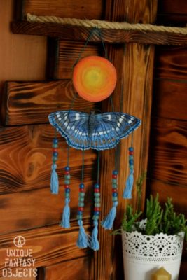 Ozdoba na ścianę z motylem i koralikami (Unique Fantasy Objects)