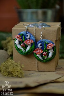 Kolczyki z muchomorami na tle nocnego nieba (Unique Fantasy Objects)