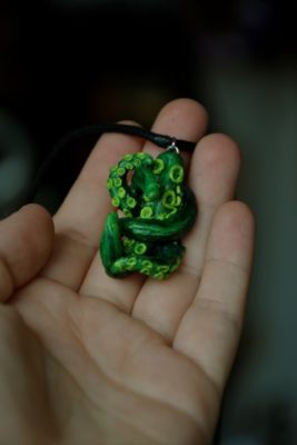 Wisiorek w kształcie macek(Unique Fantasy Objects)