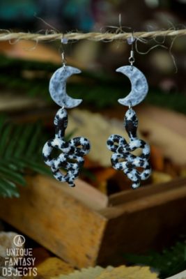 Kolczyki z rzeźbami czarno-białego węża (Unique Fantasy Objects)