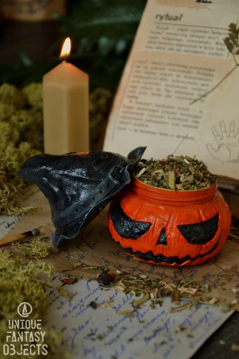 Pudełko w kształcie dyni w kapeluszu (Unique Fantasy Objects)