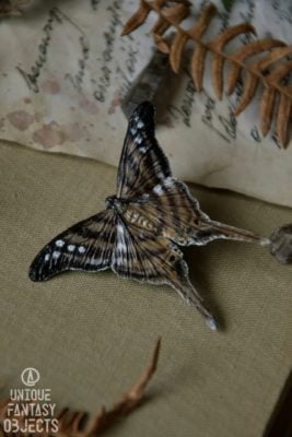 Broszka z brązowym motylem (Unique Fantasy Objects)