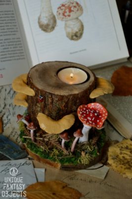 Drewniany świecznik z muchomorem i grzybkami (Unique Fantasy Objects)