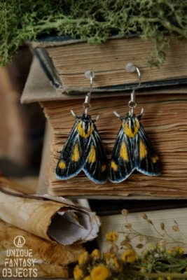 Kolczyki z czarno żółtymi ćmami (Unique Fantasy Objects)