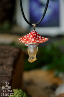 Naszyjnik z muchomorem i cytrynem (Unique Fantasy Objects)