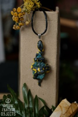 Naszyjnik z wężem i lapisem (Unique Fantasy Objects)