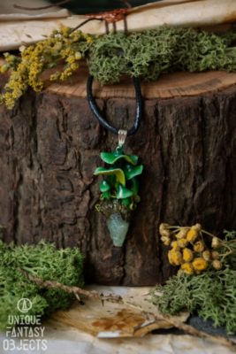 Naszyjnik z zielonymi grzybami i awenturynem (Unique Fantasy Objects)