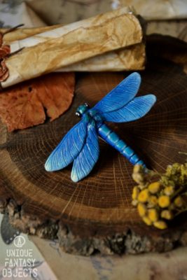 Broszka z ważką świtezianką błyszczącą (Unique Fantasy Objects)