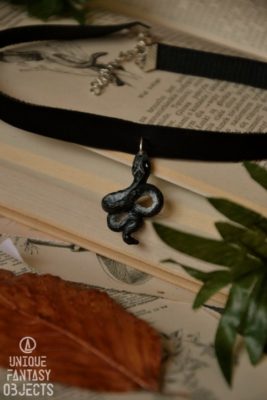 Choker z rzeźbą czarnego węża (Unique Fantasy Objects)