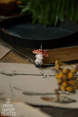 Choker z rzeźbą muchomora czerwonego (Unique Fantasy Objects)