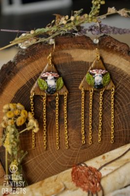 Wiszące kolczyki z muchomorami i łańcuszkiem (Unique Fantasy Objects)