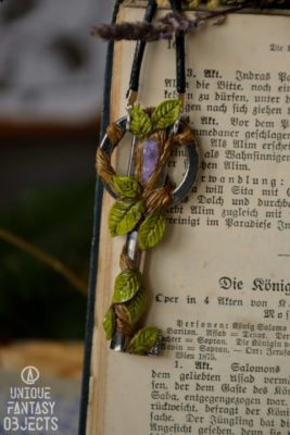 Naszyjnik klucz z fioletowym agatem i liśćmi (Unique Fantasy Objects)