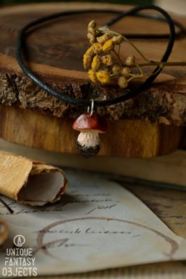 Naszyjnik z rzeźbą borowika (Unique Fantasy Objects)