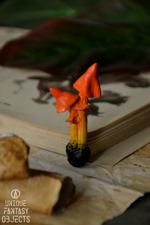 Broszka z rzeźbami pomarańczowych grzybów (Unique Fantasy Objects)