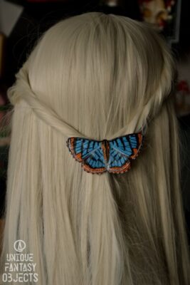 Spinka do włosów z niebiesko pomarańczowym motylem (Unique Fantasy Objects)