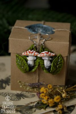 Kolczyki z muchomorami na liściach (Unique Fantasy Objects)