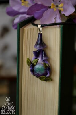 Naszyjnik z fioletowymi grzybkami i agatem pasiastym (Unique Fantasy Objects)