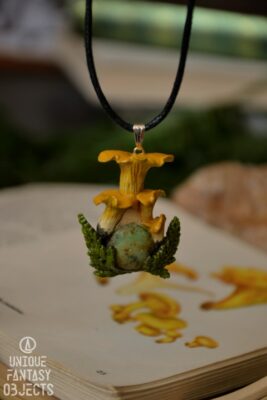 Naszyjnik z kurkami i jaspisem zielonym (Unique Fantasy Objects)