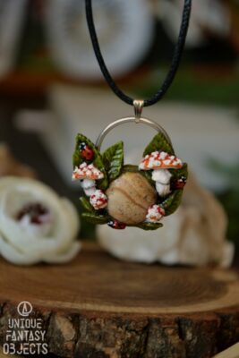 Naszyjnik z muchomorami i jaspisem krajobrazowym (Unique Fantasy Objects)
