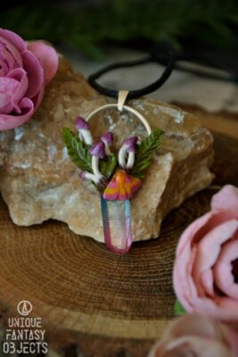 Naszyjnik z grzybkami i kwarcem tęczowym (Unique Fantasy Objects)