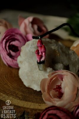 Naszyjnik z różowymi grzybami i labradorytem (Unique Fantasy Objects)