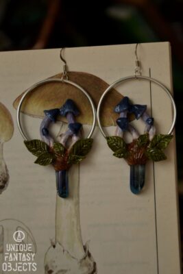 Kolczyki z grzybami i kwarcem kobaltowym (Unique Fantasy Objects)