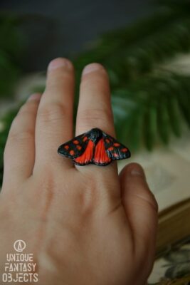 Regulowany pierścionek z motylem kraśnik sześcioplamek (Unique Fantasy Objects)
