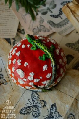 Pudełeczko w kształcie muchomora ze zwinką (Unique Fantasy Objects)