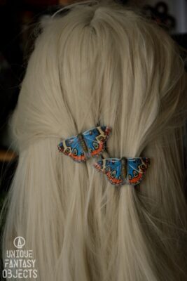 Dwie spinki do włosów z niebieskim motylem (Unique Fantasy Objects)