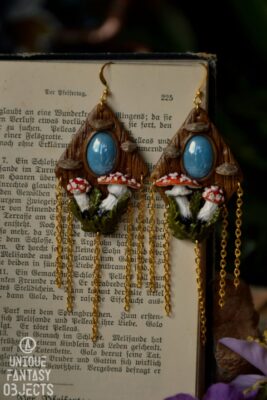 Wiszące kolczyki z muchomorami i niebieskim szkłem (Unique Fantasy Objects)