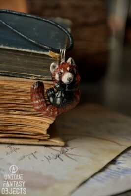 Naszyjnik z pandą czerwoną (Unique Fantasy Objects)