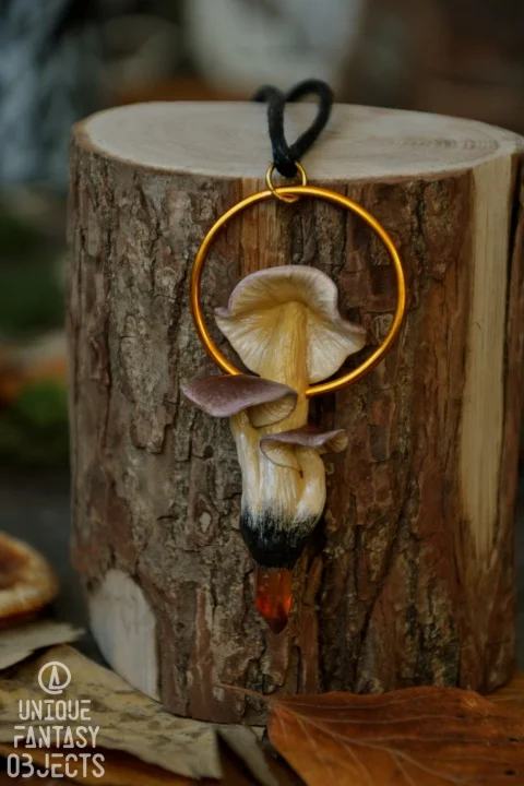 Naszyjnik z grzybkami i kwarcem miodowym (Unique Fantasy Objects)