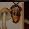 Naszyjnik z grzybkami, motylem i jaspisem (Unique Fantasy Objects)