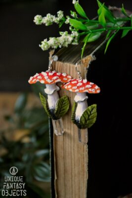 Kolczyki z muchomorami i kryształem górskim (Unique Fantasy Objects)