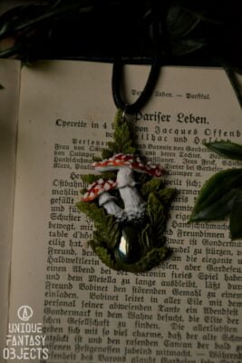 Naszyjnik z muchorami i hematytem (Unique Fantasy Objects)