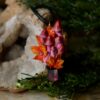 Ozdobny naszyjnik z różowymi grzybami i kwarcem tęczowym (Unique Fantasy Objects)