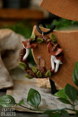 Naszyjnik z gałązkami, grzybkami i kryształem górskim (Unique Fantasy Objects)