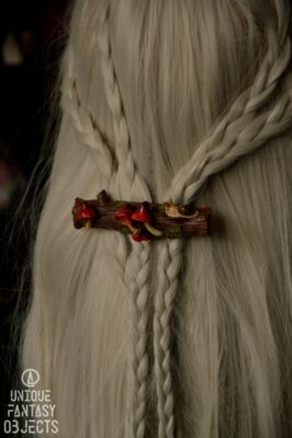 Spinka do włosów w kształcie gałązki z grzybami i ślimakiem (Unique Fantasy Objects)