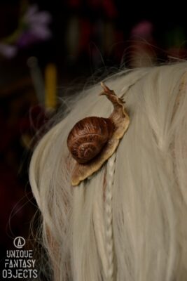 Spinka do włosów z rzeźbą winniczka (Unique Fantasy Objects)