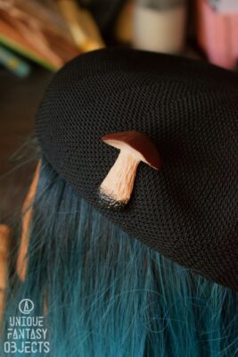 Broszka z rzeźbą borowika (Unique Fantasy Objects)