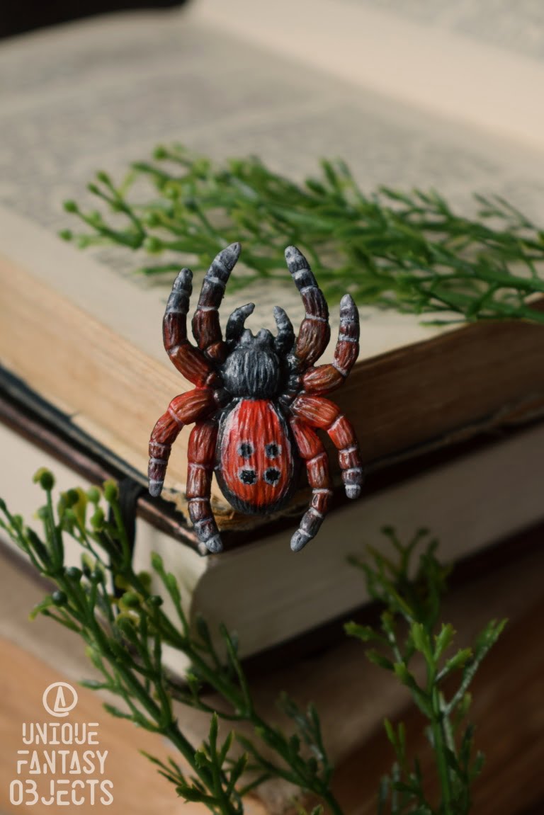 Broszka z rzeźbą pająka (Unique Fantasy Objects)