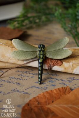 Broszka z ważką gadziówką pospolitą (Unique Fantasy Objects)