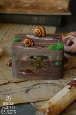 Drewniane pudełko z wstężykiem gajowym (Unique Fantasy Objects)